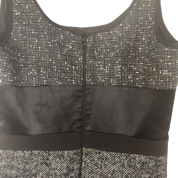 Narciso Rodriguez knee length black and white satin and tweed sleeveless dress - Picture 4 of 6